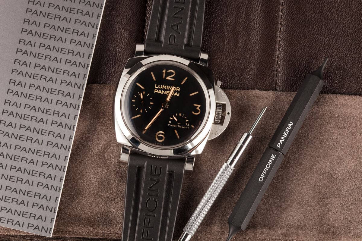 Best Casual Watches for Men Panerai Luminor PAM423