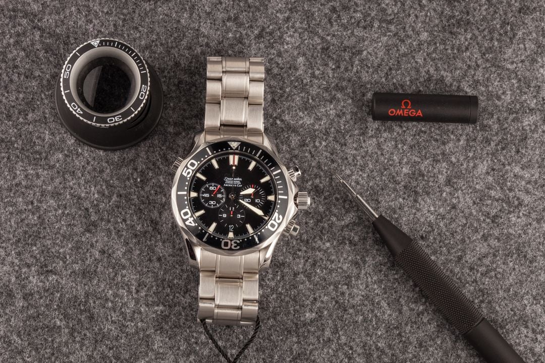 Đồng hồ bấm giờ Omega Seamaster Diver 300M - Phiên bản Cup của Mỹ Máy chủ Omega