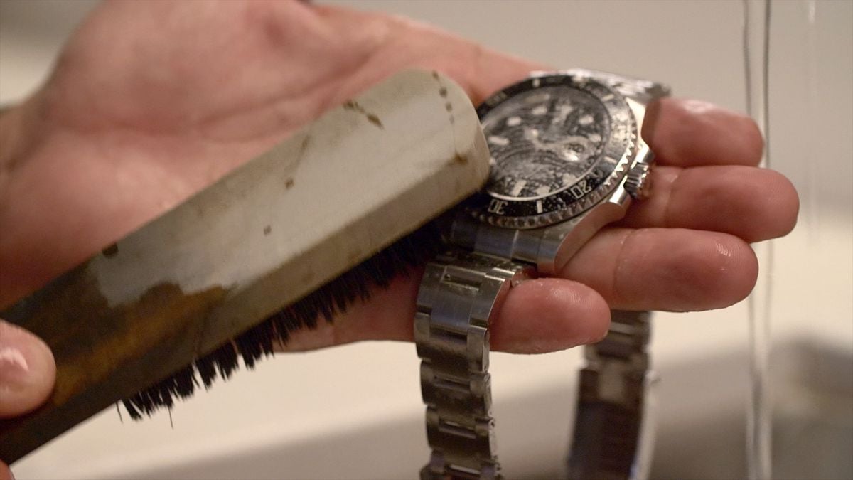 best way to clean rolex