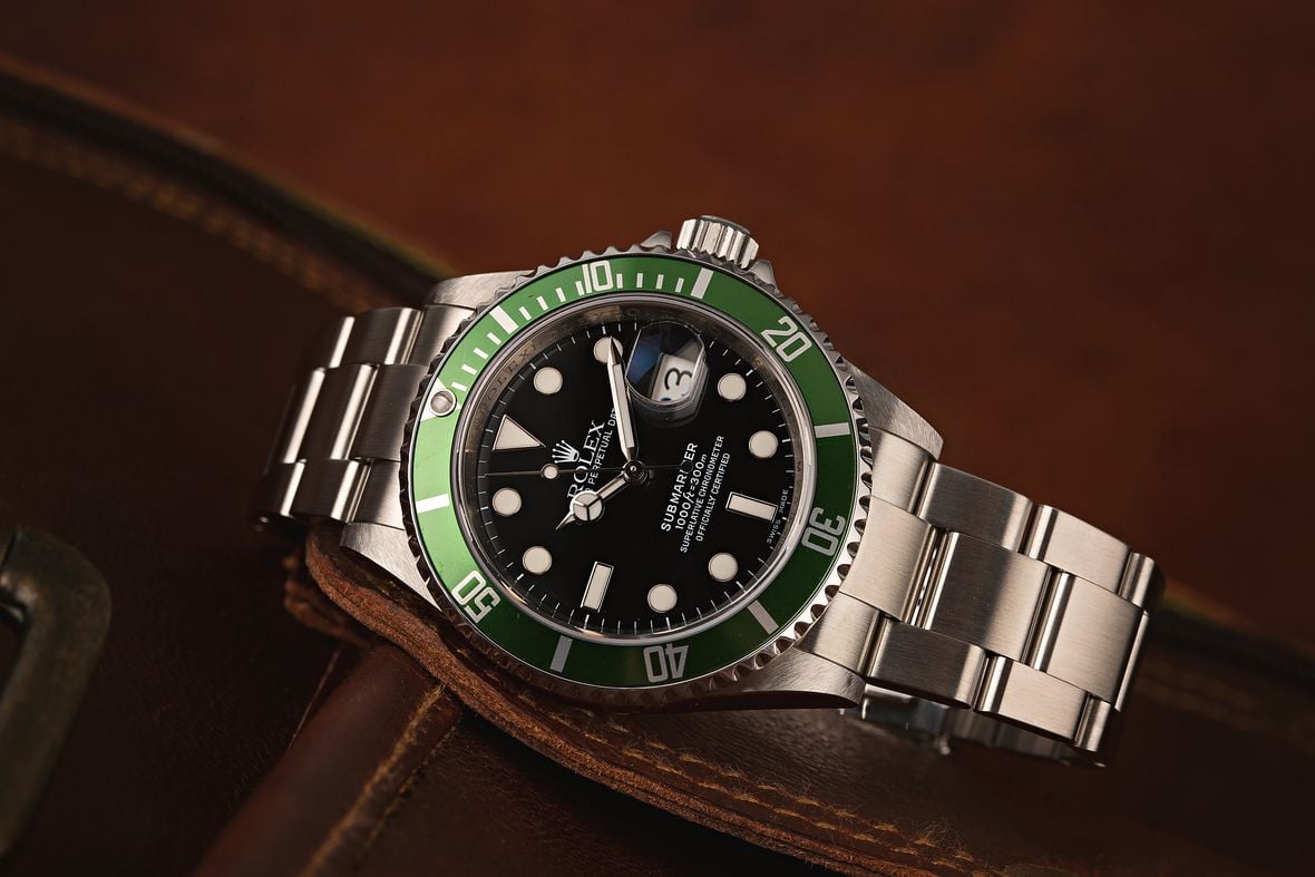 How to tell what Rolex Submariner series green bezel Kermit 16610LV 50th Anniversary