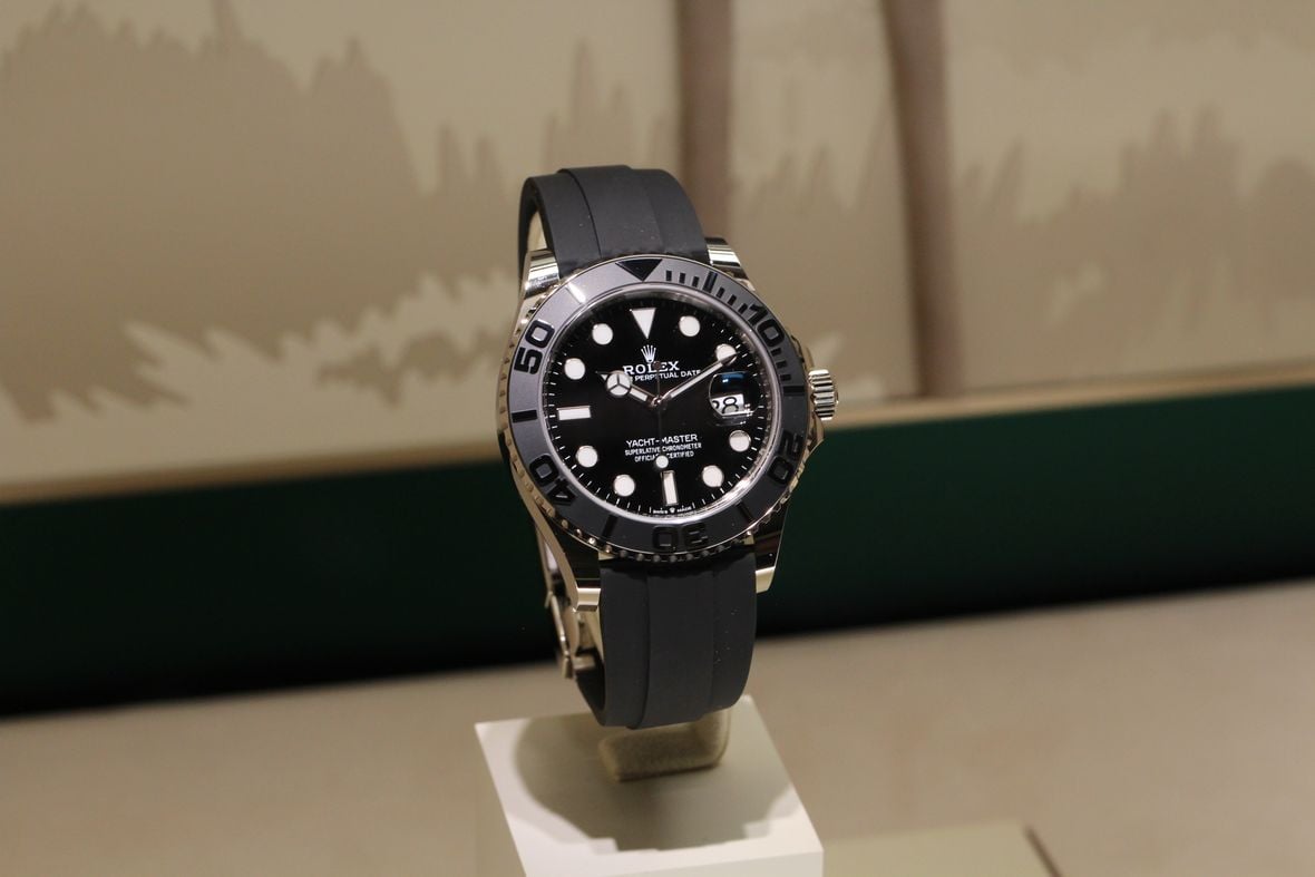 Rolex Yacht-Master 42 Hands-On Review - The Rolex Submariner Has A Gorgeous  Cousin 