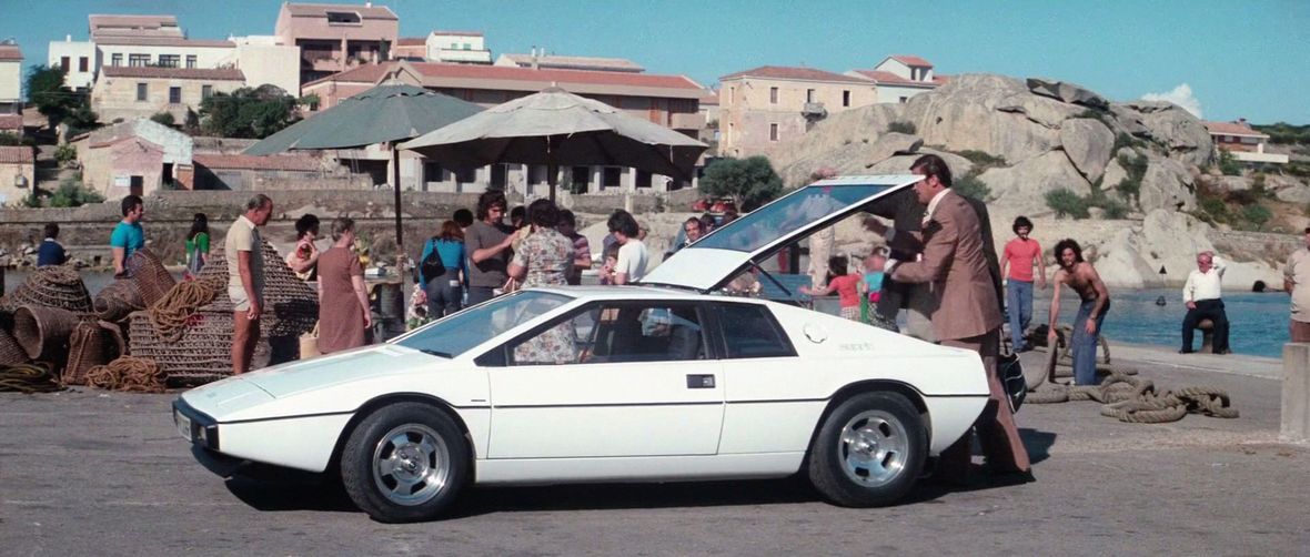 Best James Bond Car Lotus Esprit S1