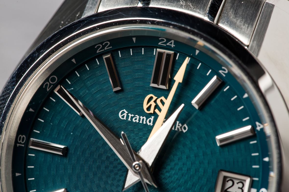 Grand Seiko Peacock SBGJ227 Limited Edition Guide