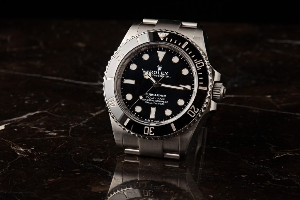 Omega Seamaster 300m vs Rolex Submariner No-Date 124060