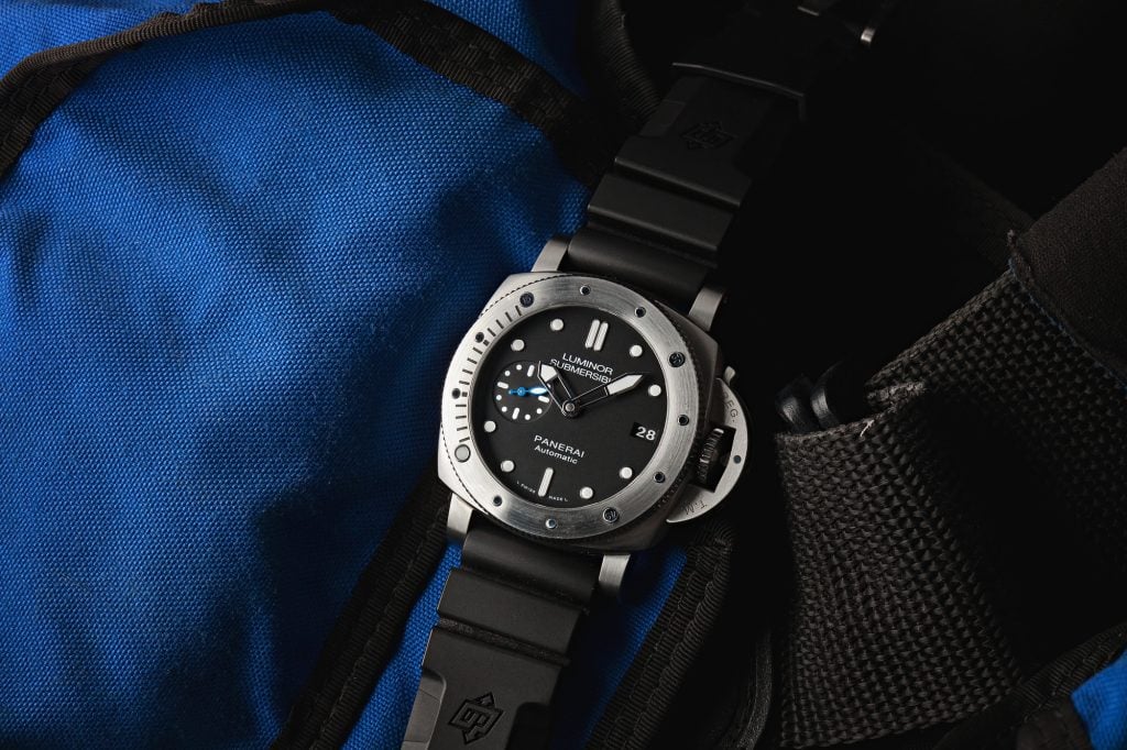 Panerai Submersible 42 Ultimate Buying Guide Rubber Strap