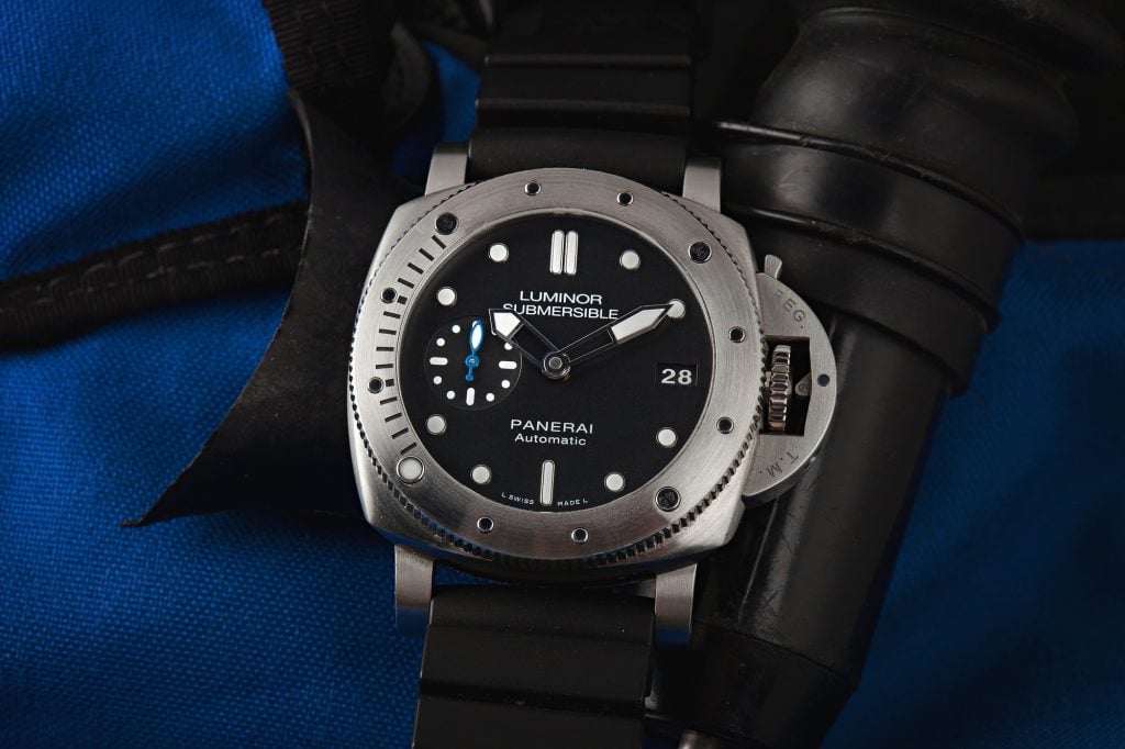 Panerai 42mm Buying Guide Submersible Stainless Steel