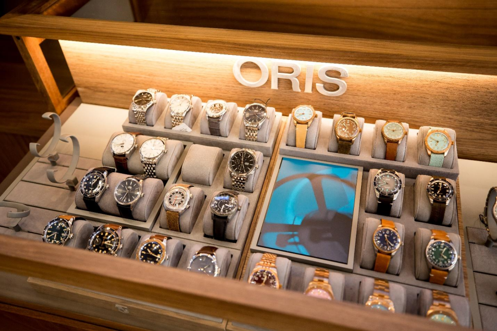 certified pre-owned oris watches