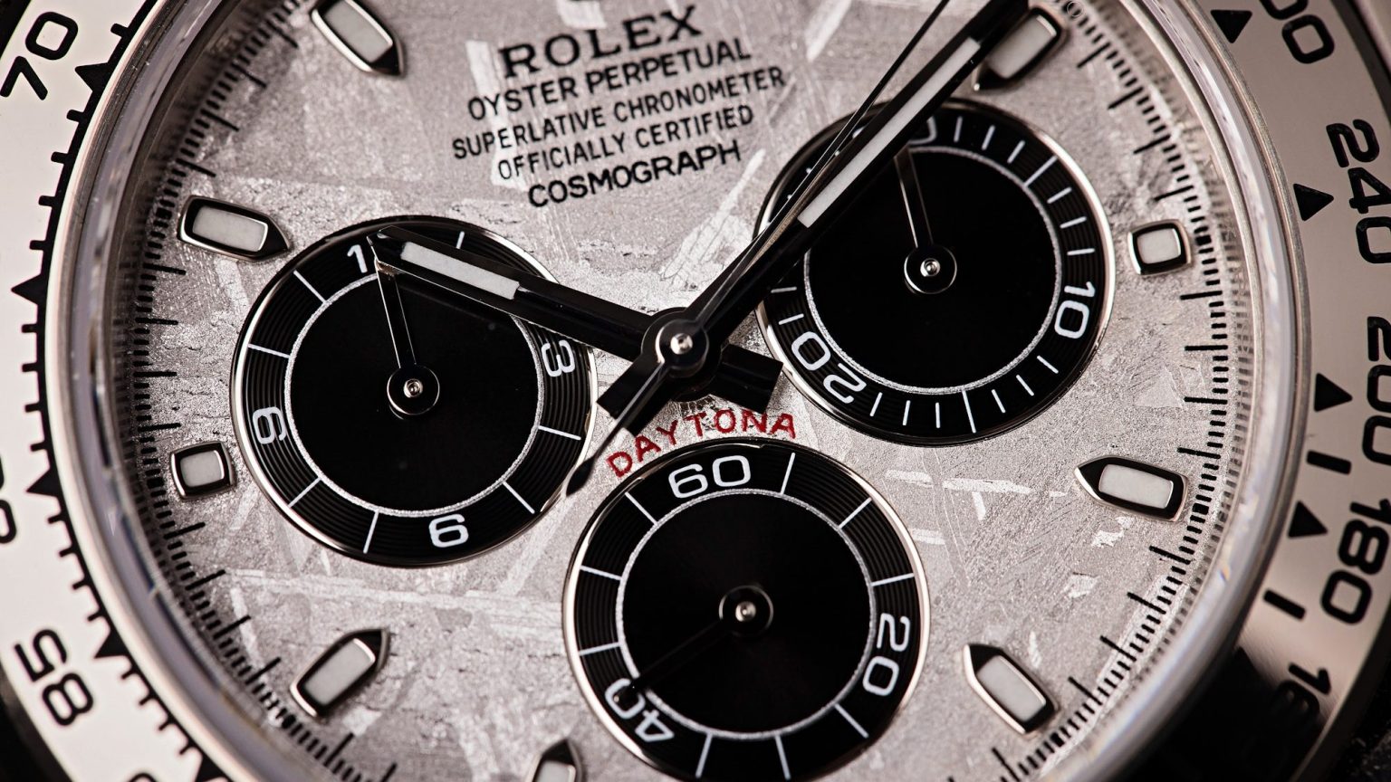 Vintage Rolex Dials: The Ultimate Collector’s Guide & History