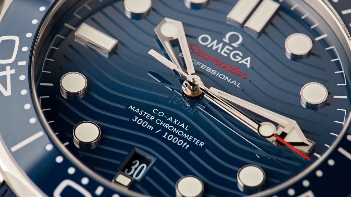 Omega Ceramic Dial Engraving Luxury Watch Easter Eggs Omega Ceramic Dial Engraving