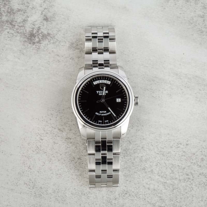 Pre-Owned Glamour Day Date 56000 Black Dial